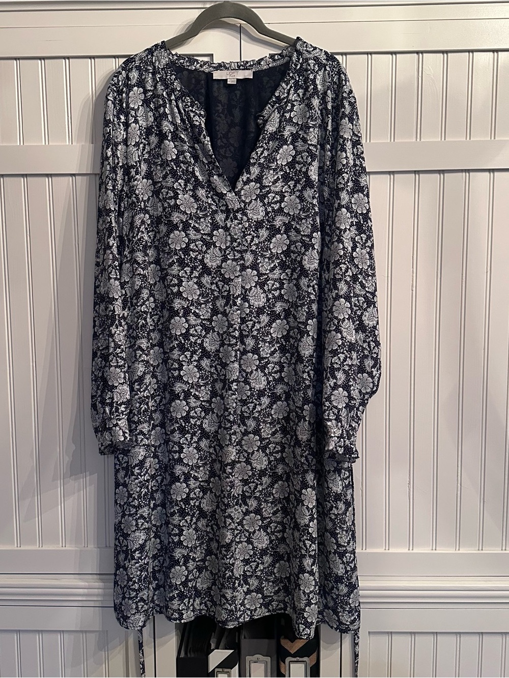 LOFT Navy and White Floral V-Neck Long Sleeve Dress